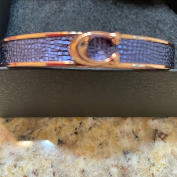 Coach bracelet with magnetic closure. NWOT💕 - Picture 1 of 4